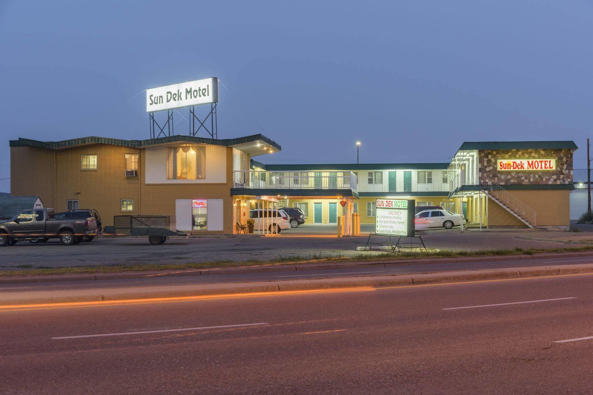 Sun-Dek Motel Medicine Hat Kültér fotó