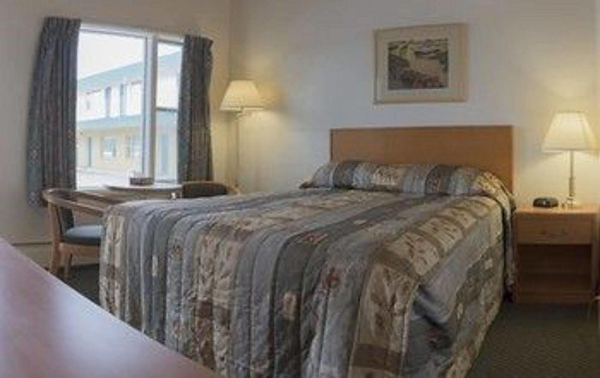 Sun-Dek Motel Medicine Hat Kültér fotó