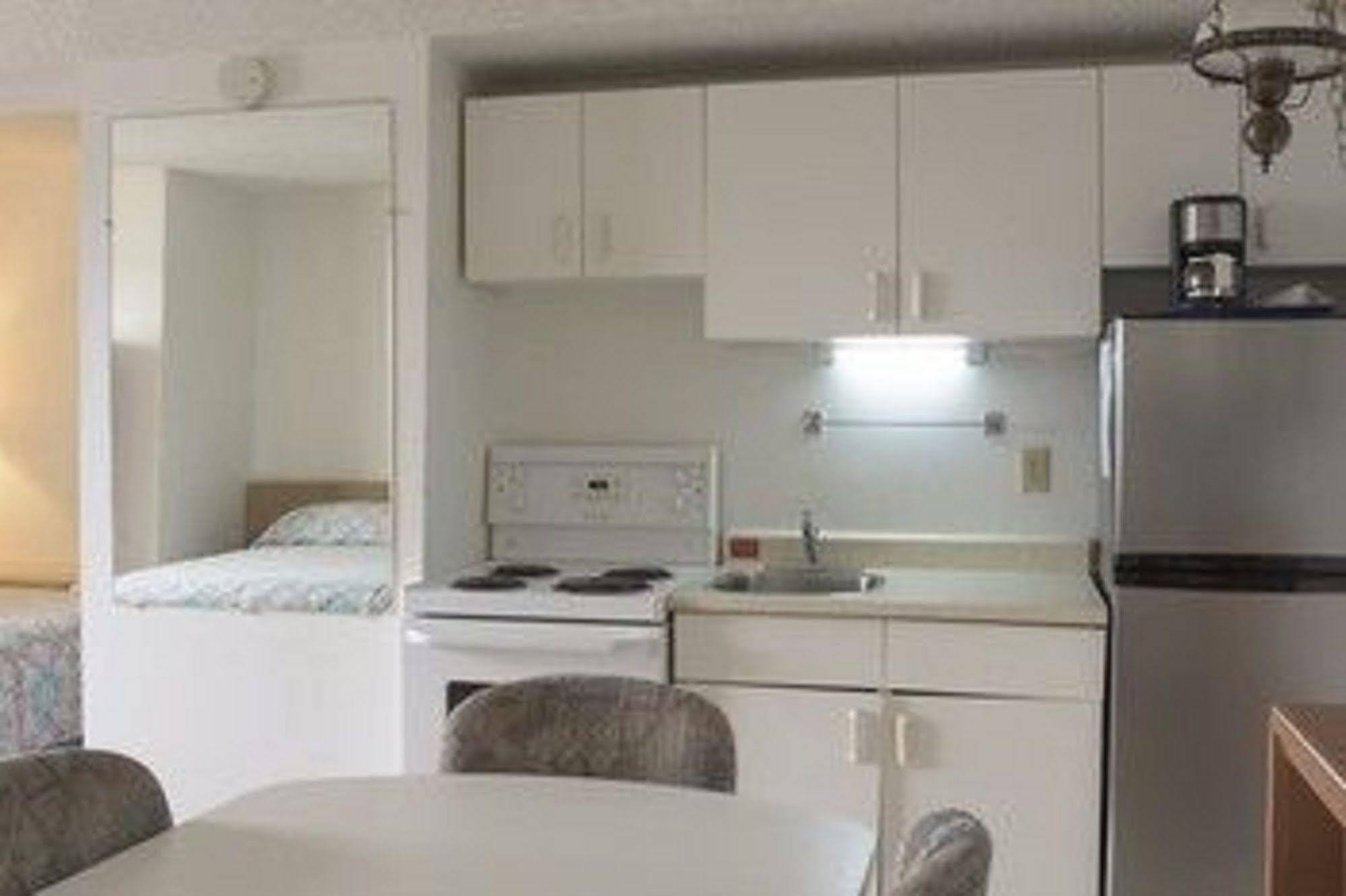 Sun-Dek Motel Medicine Hat Kültér fotó